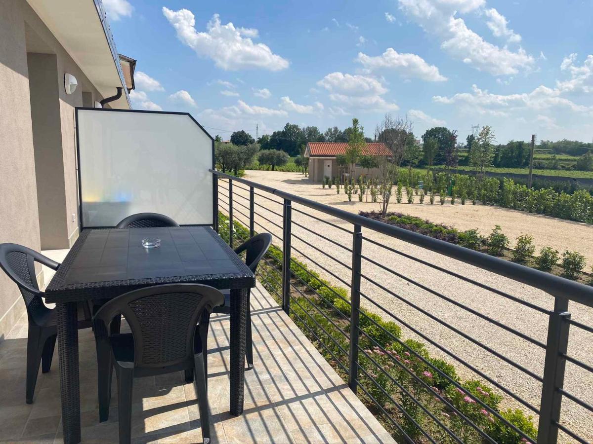 Agricamping Al Grappolo Divino Lazise Eksteriør billede